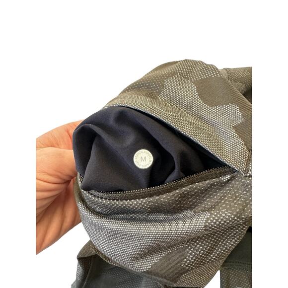 Lululemon Men's Camo 9" Athletic Shorts Size M - Picture 2 of 4